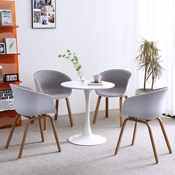 Комбинация на масата за преговори и стола Nordic leisure, на една маса, четири стола, консултация в магазин лалета, бяла боя