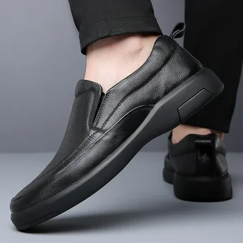 Обувки за мъже 2023 г. Нескользящая Базова Мъжки Ежедневни Обувки, За Разходки На открито С Кръгла Пръсти, Без Връзване, на Равна подметка с Ежедневието на Кожени Обувки Man